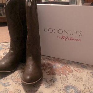 Coconuts by Matisse Brown Cowboy Boots size 6.5 NWB